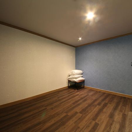 Art Hotel Gumi Eksteriør bilde