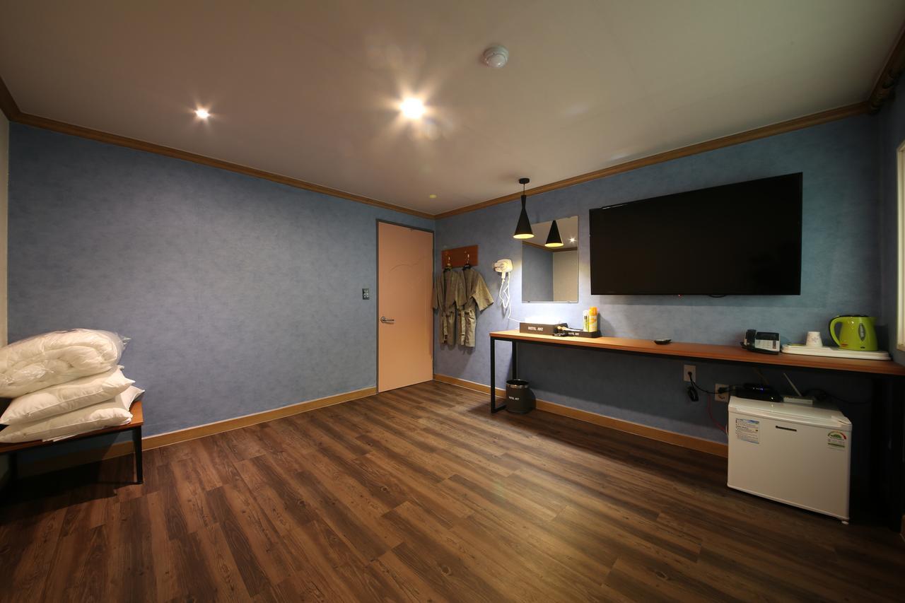 Art Hotel Gumi Eksteriør bilde